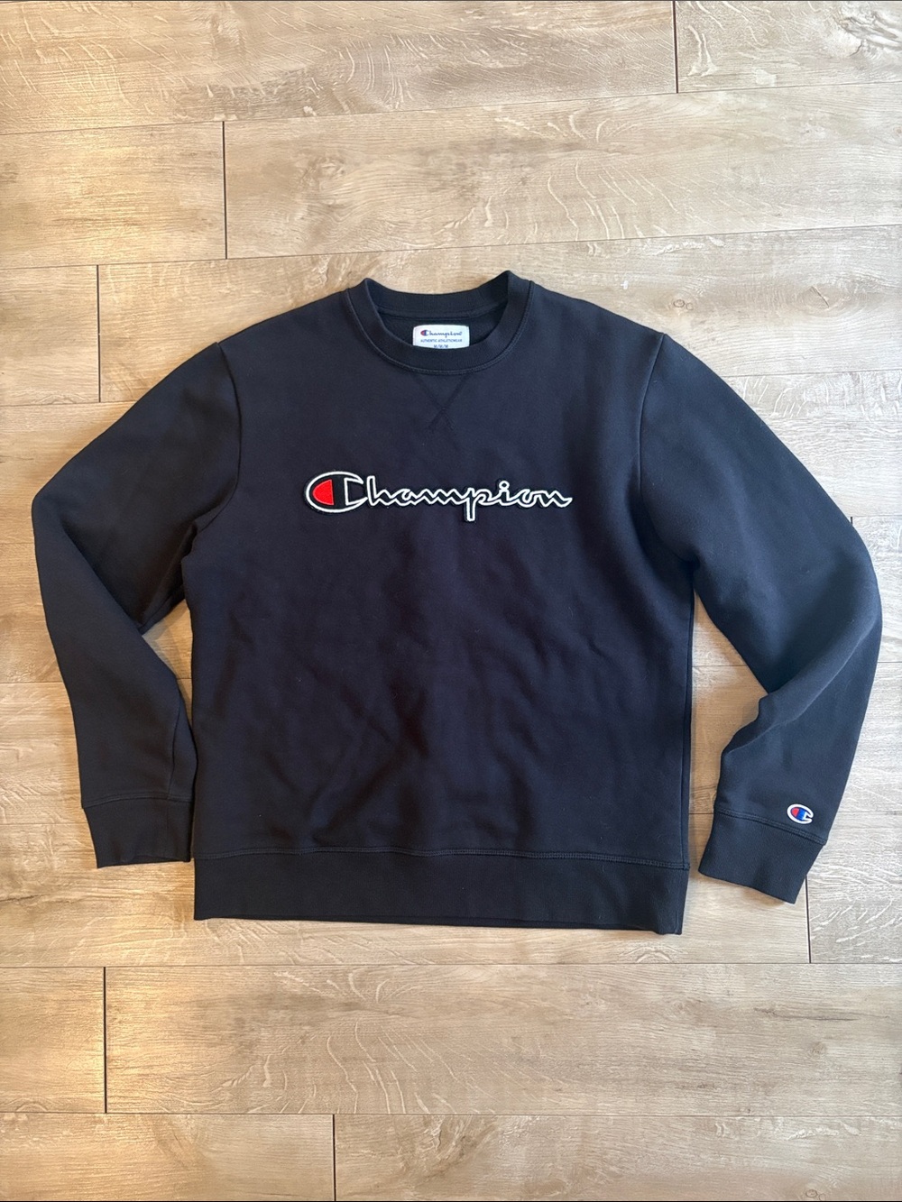 Champion Black Crewneck Sweatshirt with Embroidered Logo Size Medium